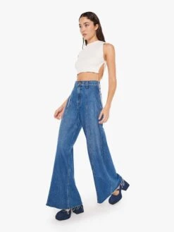 SNACKS! The Lunch Line Sneak Fray - Yummy -Mother Denim 10518 1321 YUM VW B FullBodySide 4663