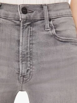 The Mid Rise Rider Skimp - Barely There 13 The Mid Rise Rider Skimp - Barely There -Mother Denim 10584 1158 BYT VW F Detail 3926