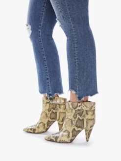 The Insider Crop Step Chew - Dancing On Coals 15 The Insider Crop Step Chew - Dancing On Coals -Mother Denim 1417 104 DOC 7304