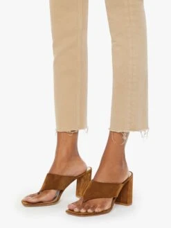 The Mid Rise Dazzler Ankle Fray - Sand 10 The Mid Rise Dazzler Ankle Fray - Sand -Mother Denim 1906 674 SAN VW E Swatch 7272 aff60cbc 03b2 429c 9942 77af2d5f3f13