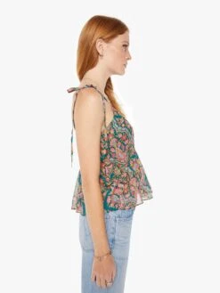 The Roam Free Tank - Under The Rug 10 The Roam Free Tank - Under The Rug -Mother Denim 2151 1490 URG VW B WaistUpSide 3763