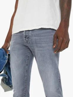 The Chaser - 5 O'Clock Shadow 14 The Chaser - 5 O'Clock Shadow -Mother Denim 5104 515 FSH VW E Swatch 7130