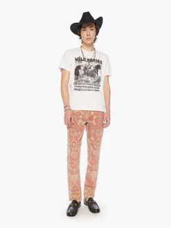 The Buster - Free Roaming -Mother Denim 6023 601 FEG VW D FullBodyFront 2115