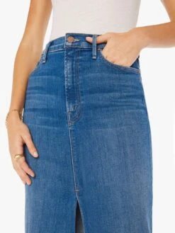 The Reverse Pencil Pusher - Hue Are You? -Mother Denim 9735 686 HUE VW E Swatch 3263 224212a9 7d49 4b42 9290 16348bed7e56